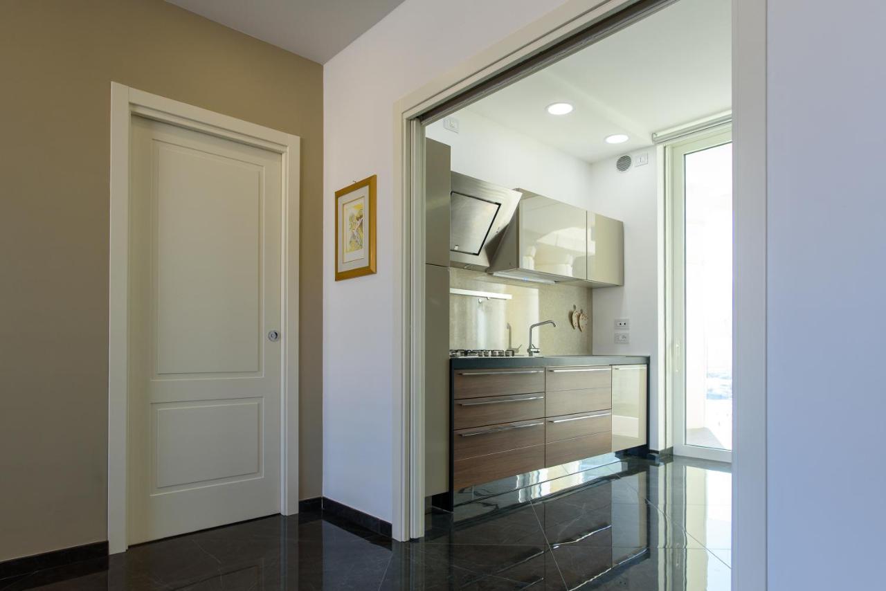 Mareluna Crescent - Luxury Seafront Experience Salerno Exteriör bild