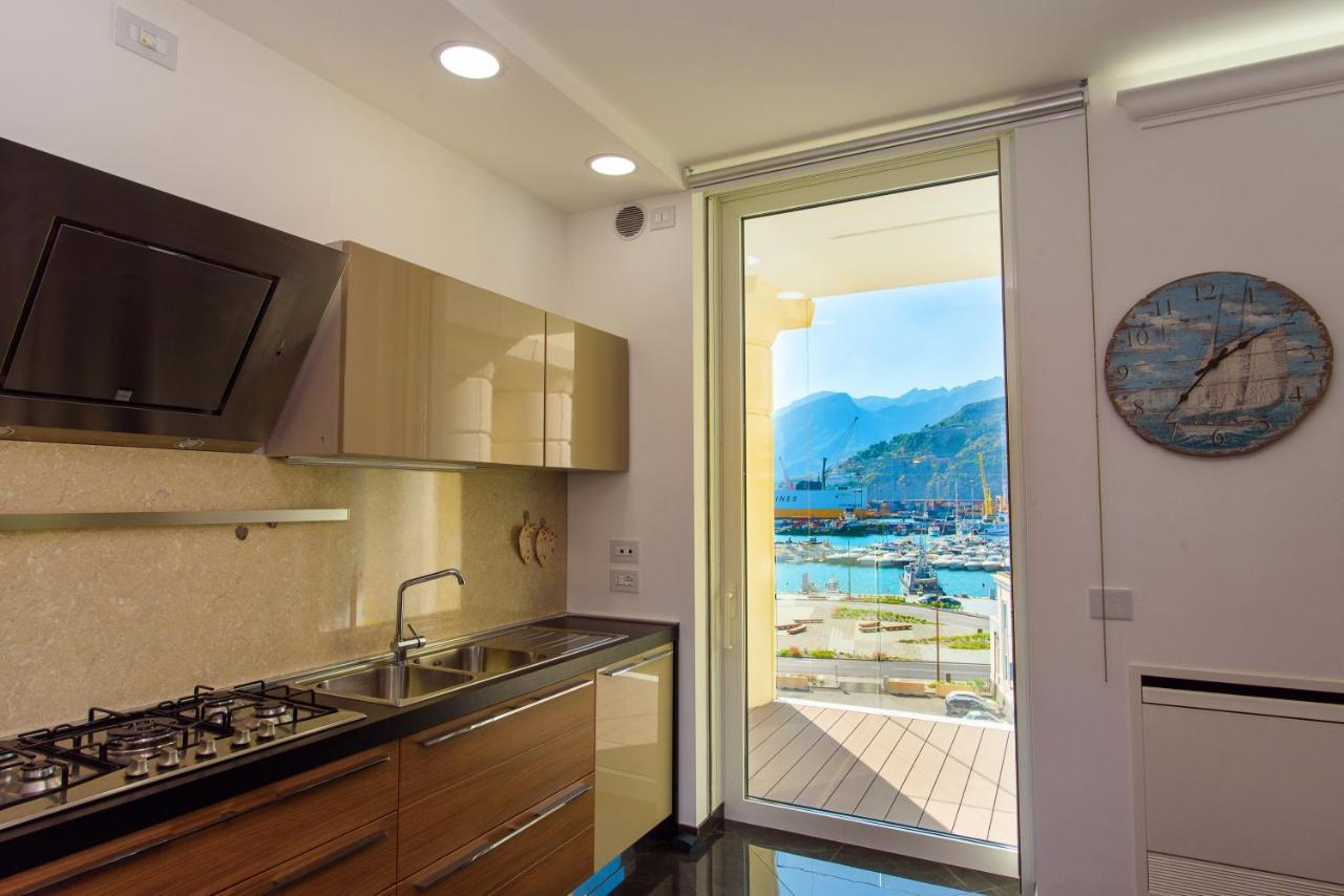 Mareluna Crescent - Luxury Seafront Experience Salerno Exteriör bild