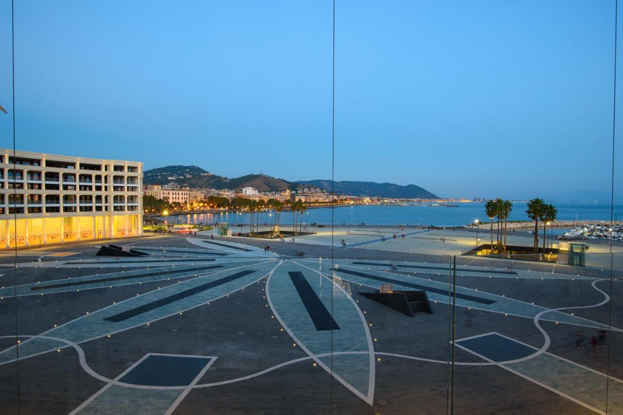 Mareluna Crescent - Luxury Seafront Experience Salerno Exteriör bild