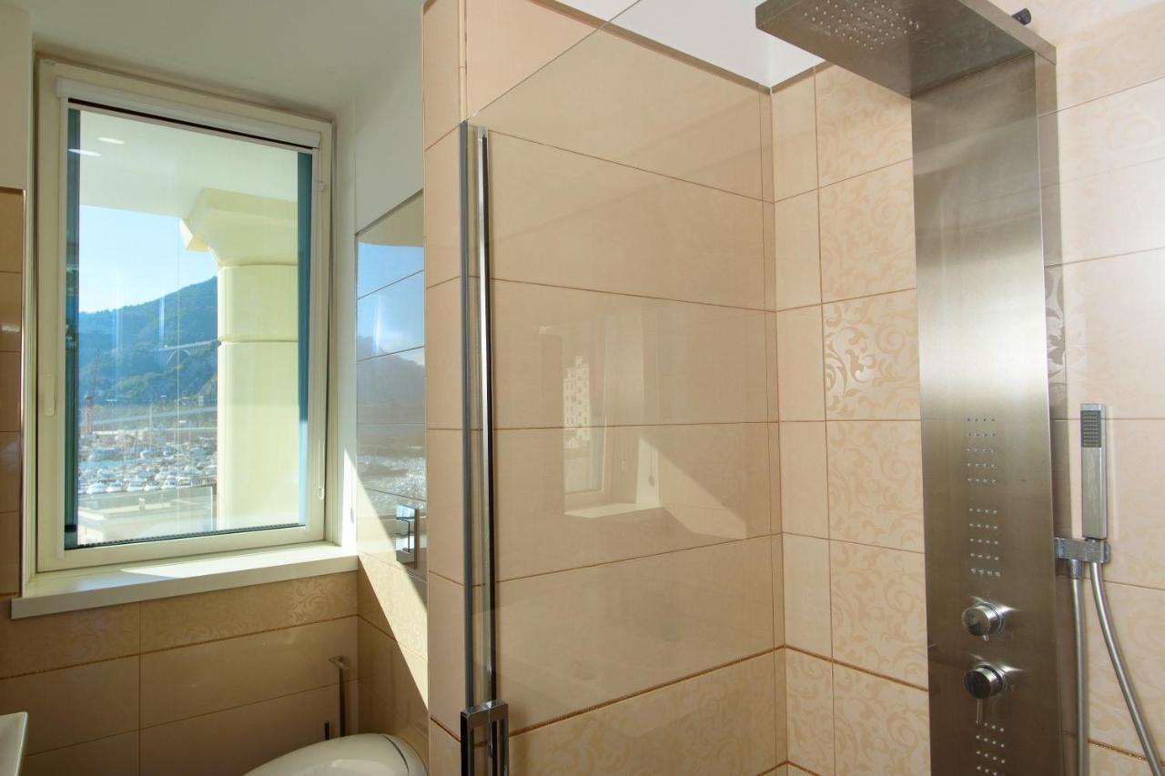 Mareluna Crescent - Luxury Seafront Experience Salerno Exteriör bild