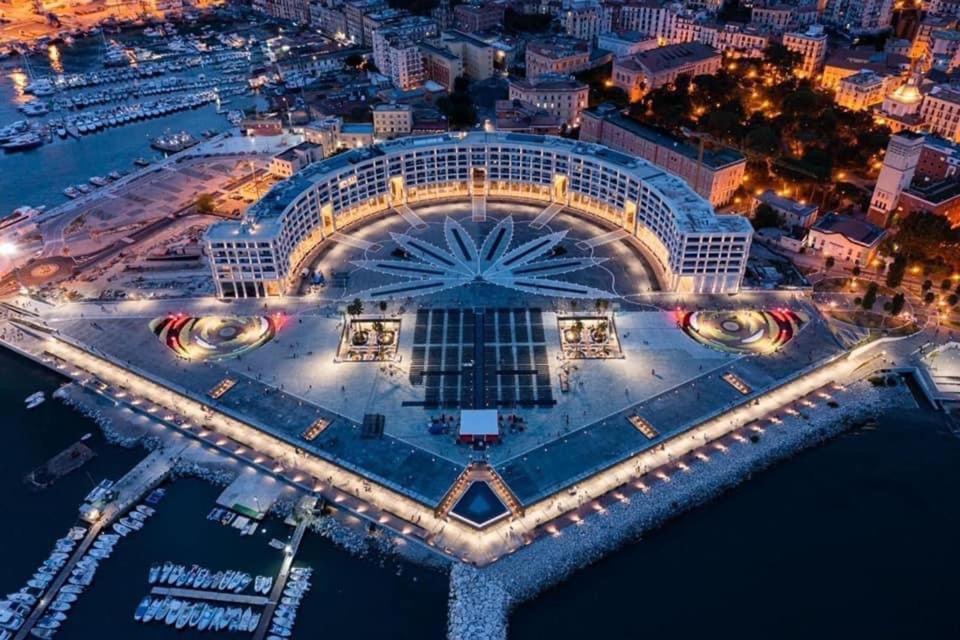 Mareluna Crescent - Luxury Seafront Experience Salerno Exteriör bild